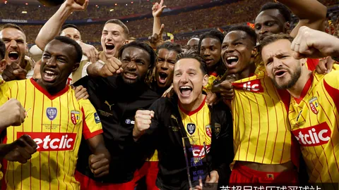 内马尔爆射！巴西3-0锁定胜局